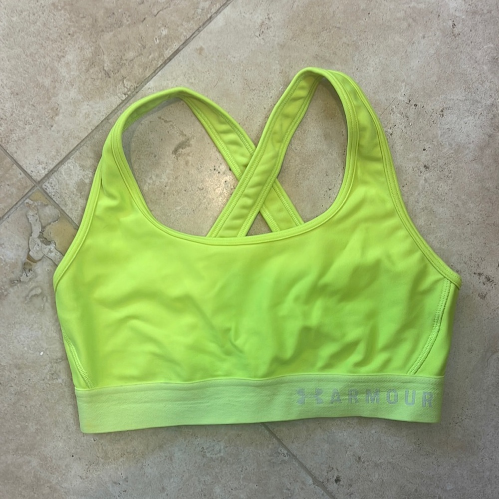 Under armor sports bra size medium